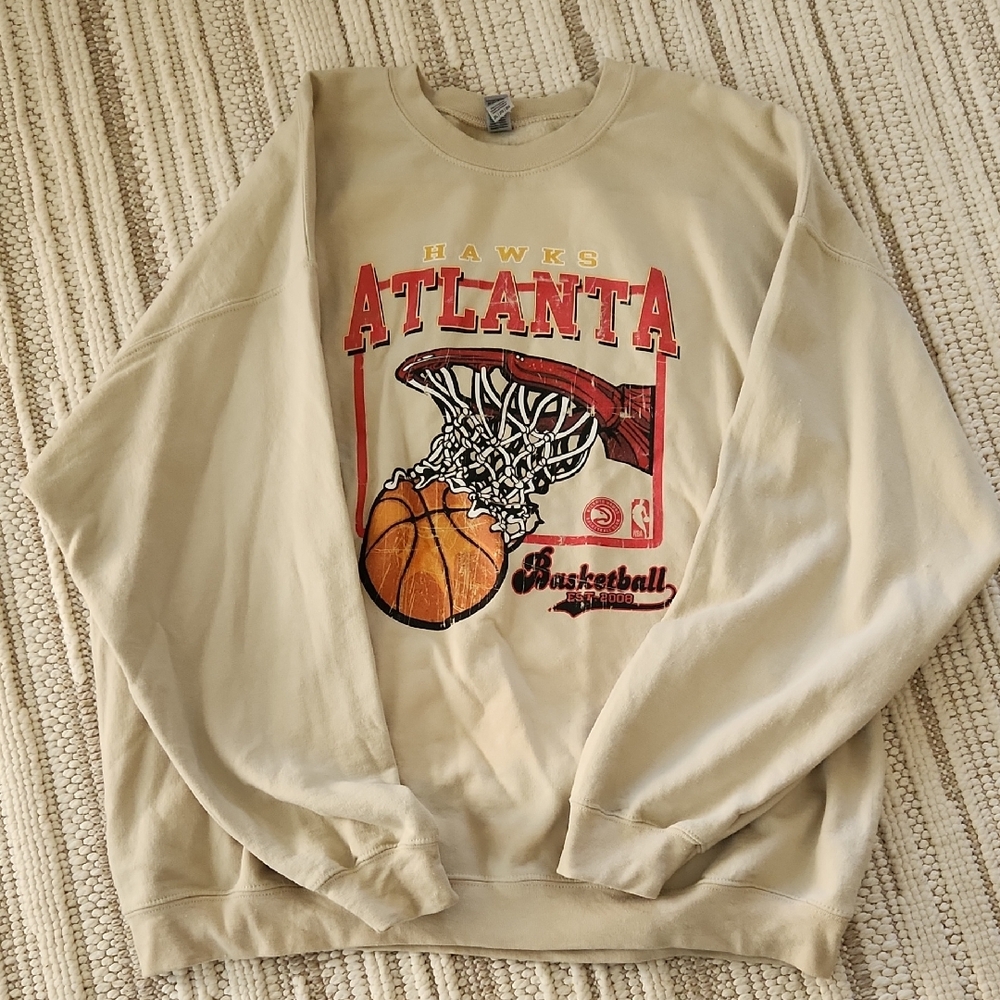 Gildan Men's Crewneck Sweater - Tan with Basketball Graphic